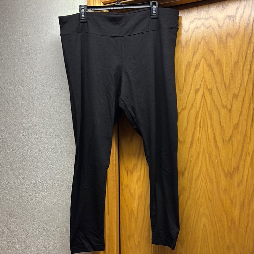 Black yoga pants/leggings